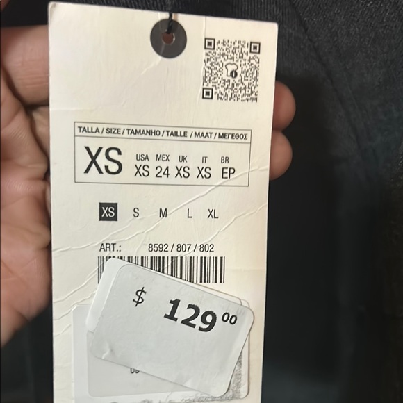 Elegant Black Strapless Dress - Picture 2 of 3